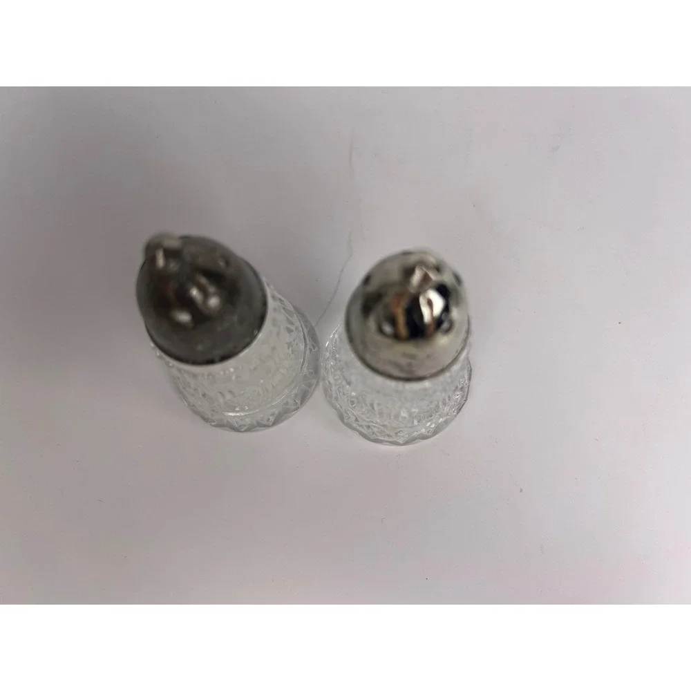 Vintage Glass Salt Pepper Shakers Set Silver Tone‎ Metal Caps Ornate Etched